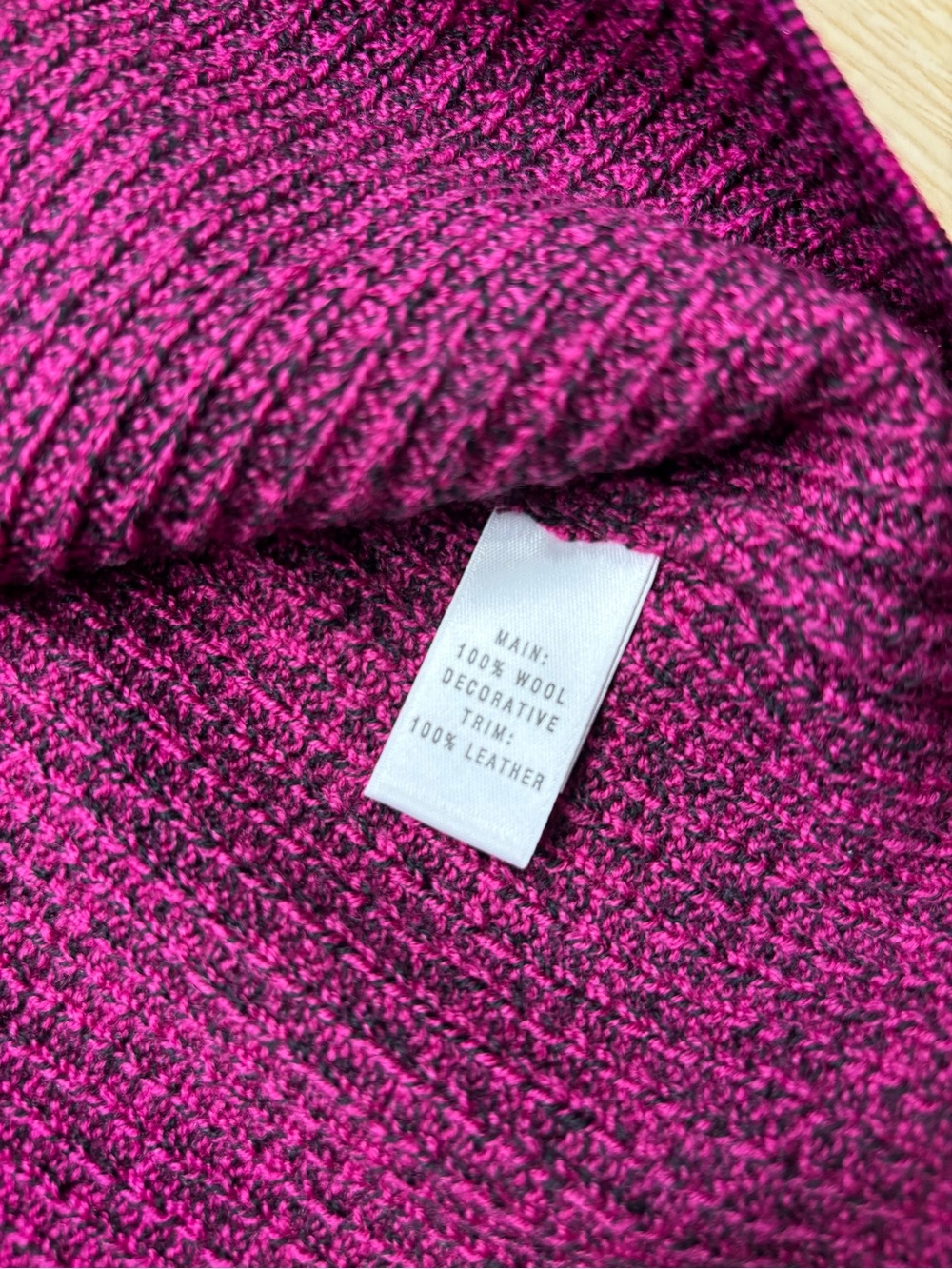 St. John Magenta Textured Knit Tank Top Leather Trim Scoop Neck Shell Pink Sz L - Picture 6 of 9